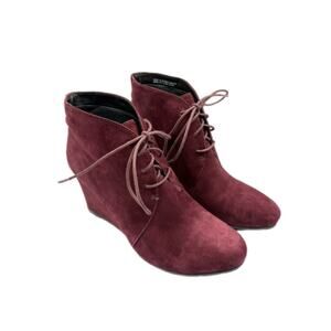 Clarks Rosepoint Dew Wedge Lace Up Maroon Wine Suede Leather Fall Ankle Booties